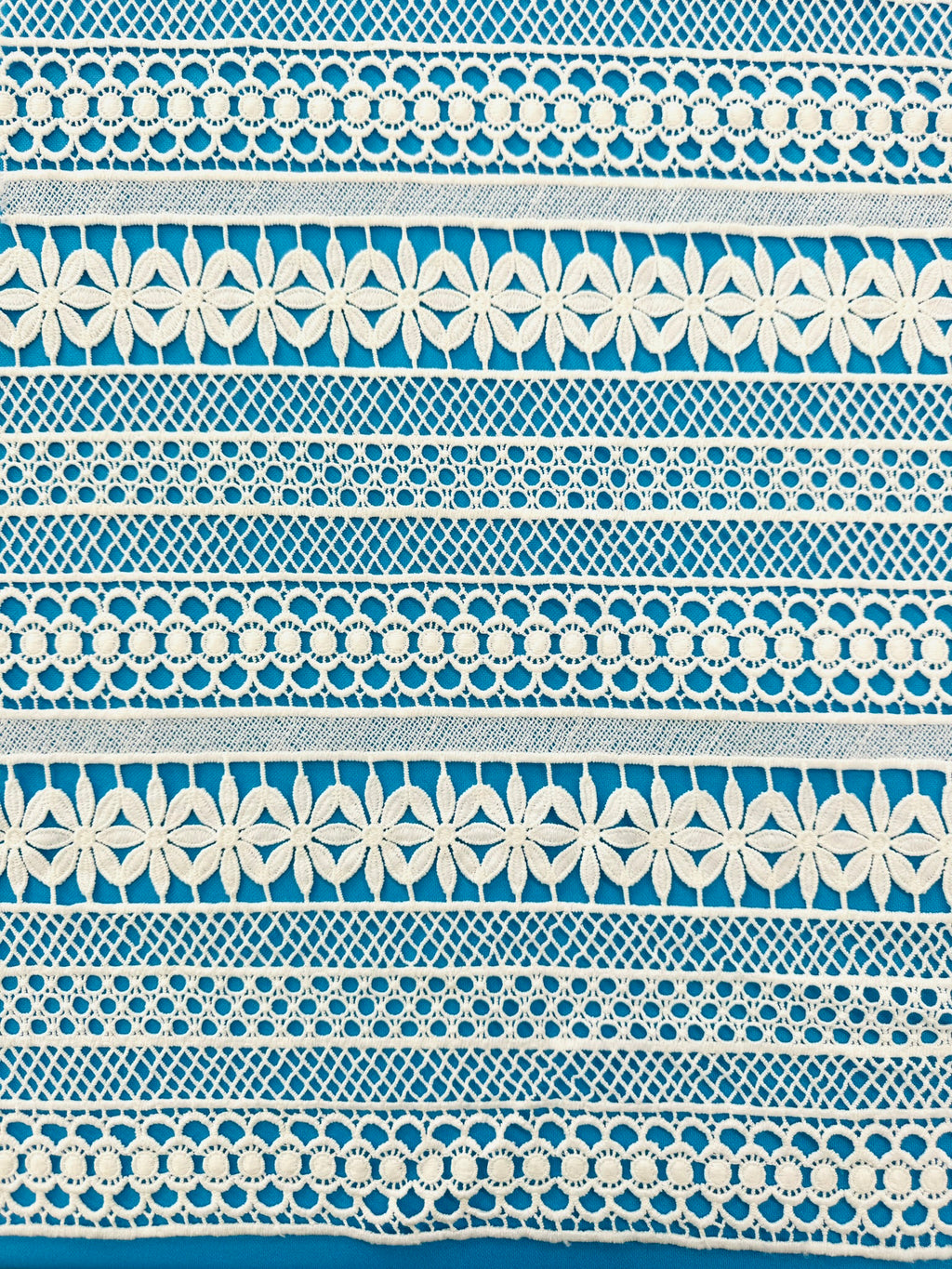 ML111 IVORY Floral Lace Guipiure / Chemical Lace Embroidery