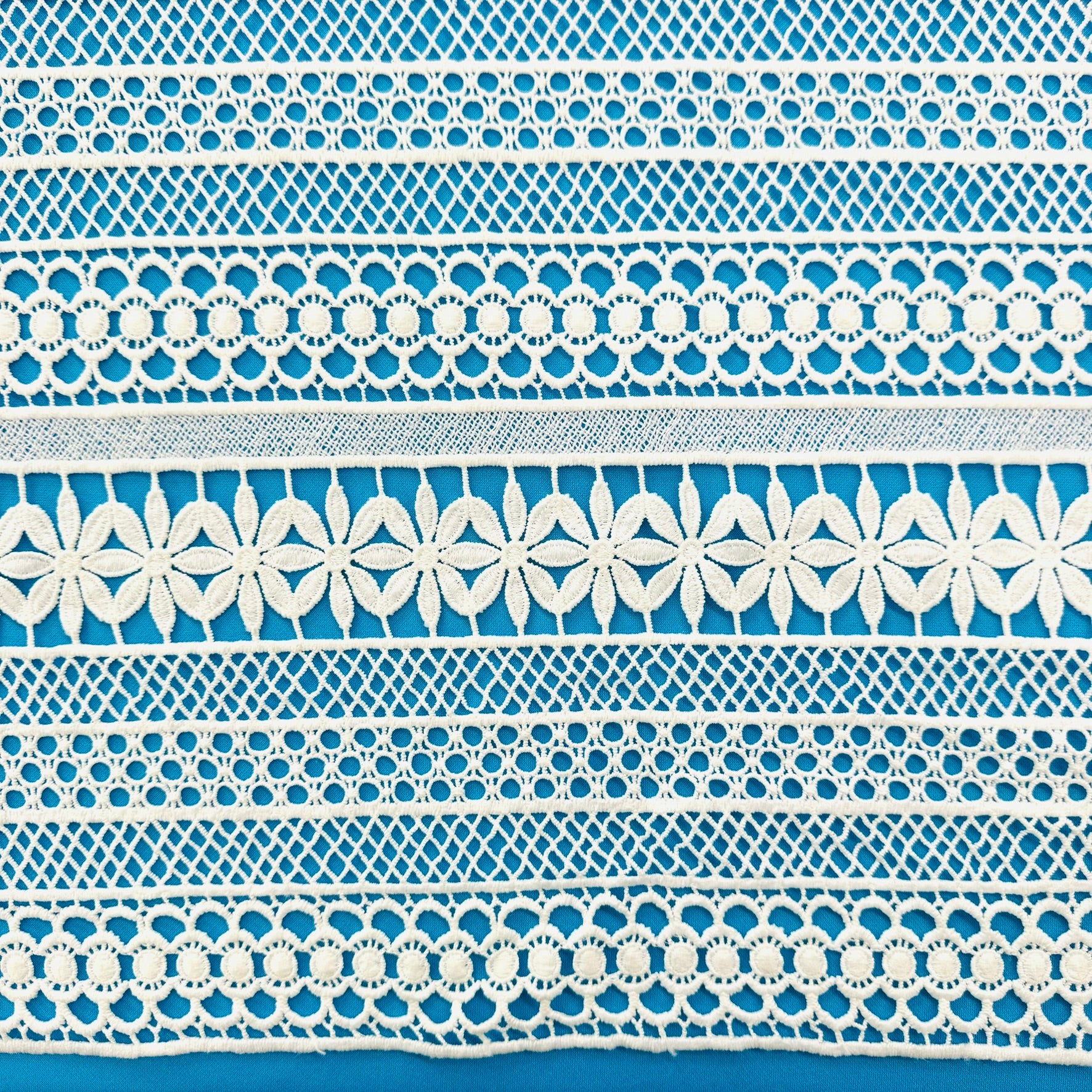 ML111 IVORY Floral Lace Guipiure / Chemical Lace Embroidery