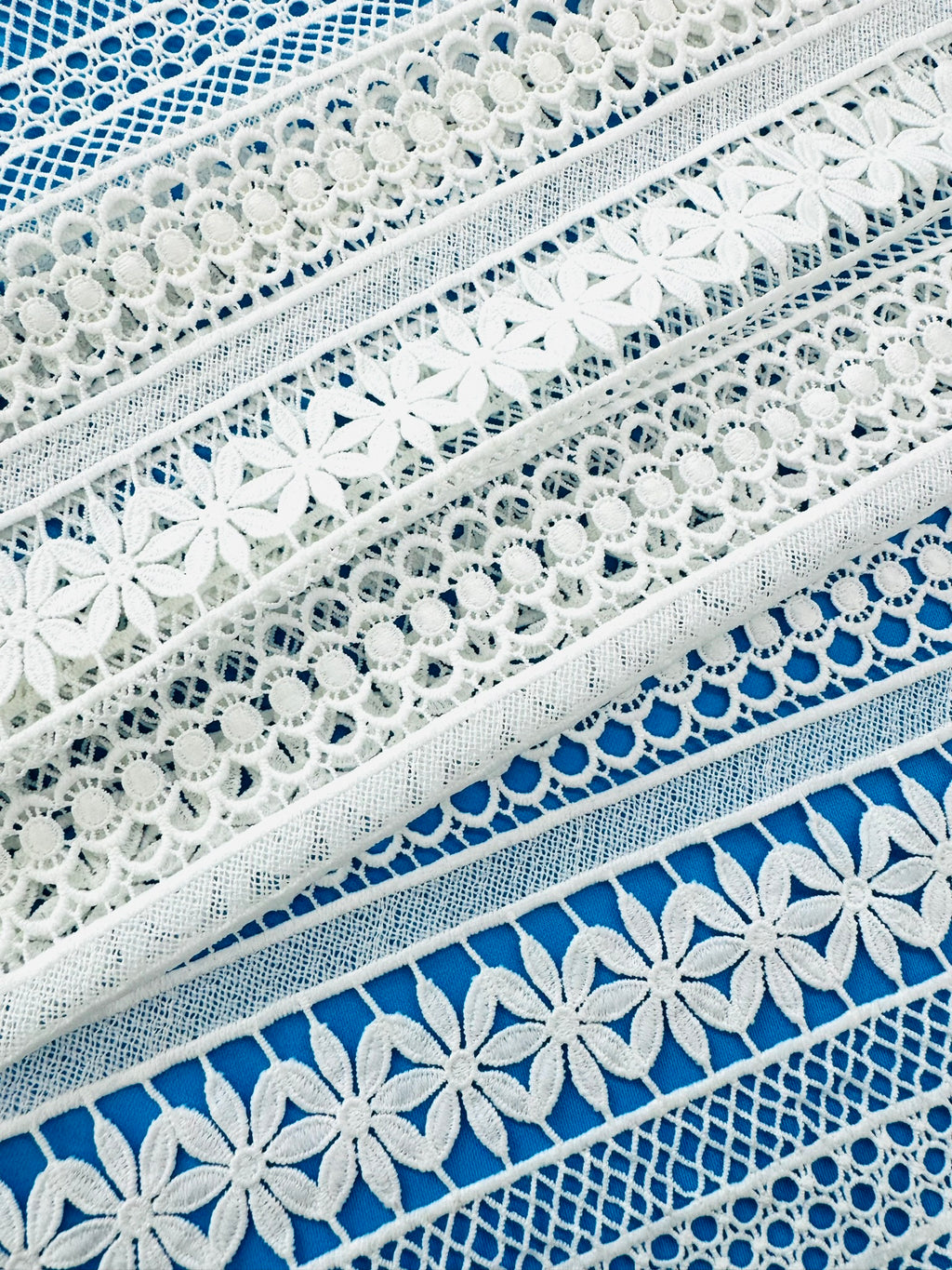 ML111 IVORY Floral Lace Guipiure / Chemical Lace Embroidery