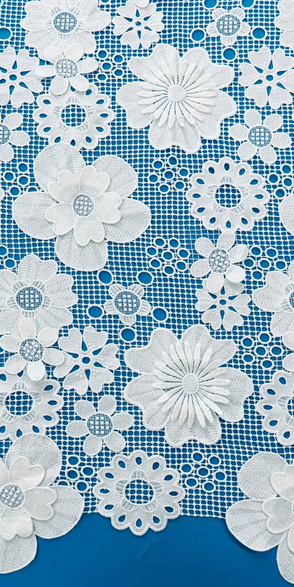 ML120 WHITE Floral 3D Lace Guipiure / Chemical Lace Embroidery