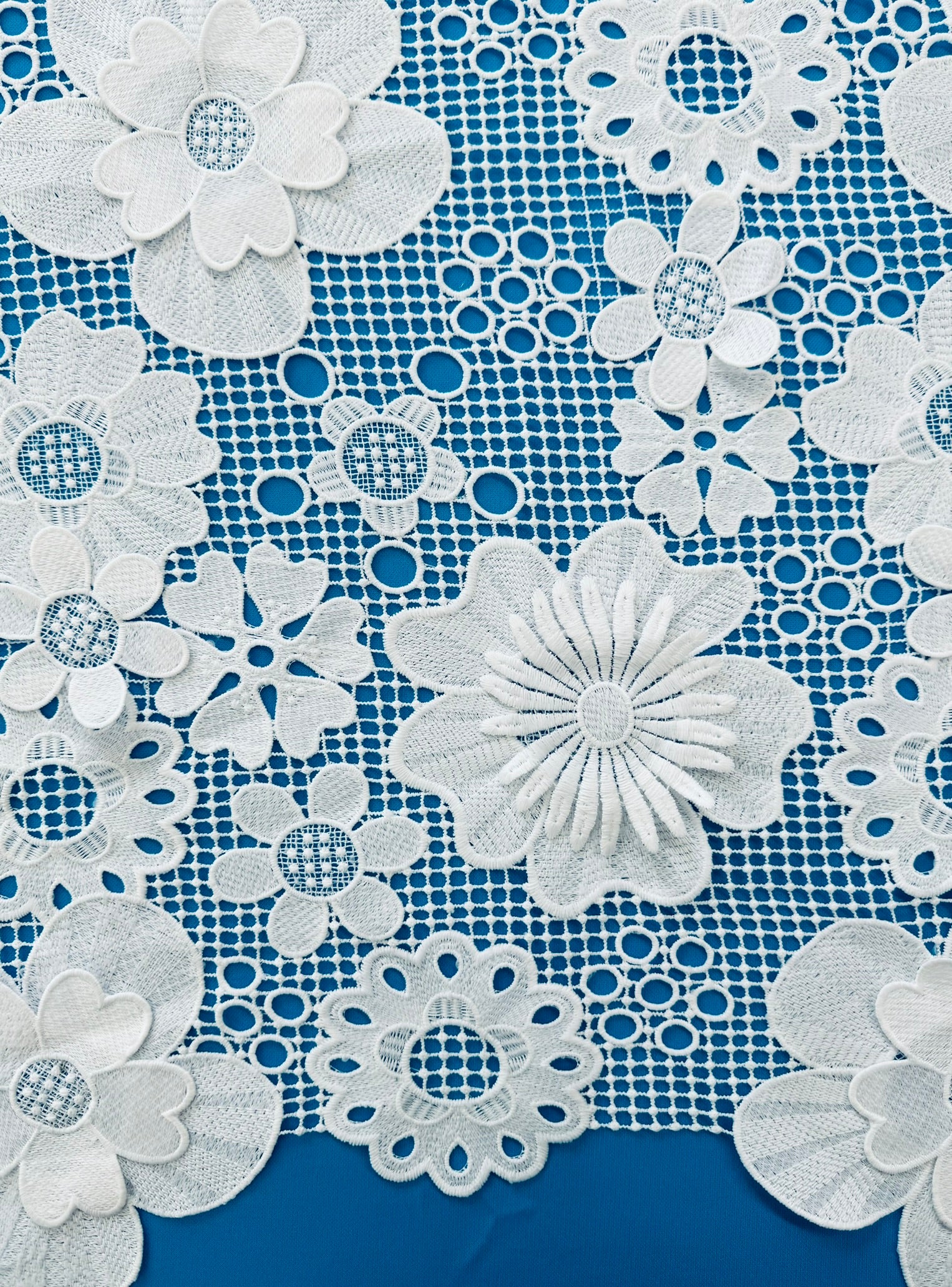 ML120 WHITE Floral 3D Lace Guipiure / Chemical Lace Embroidery