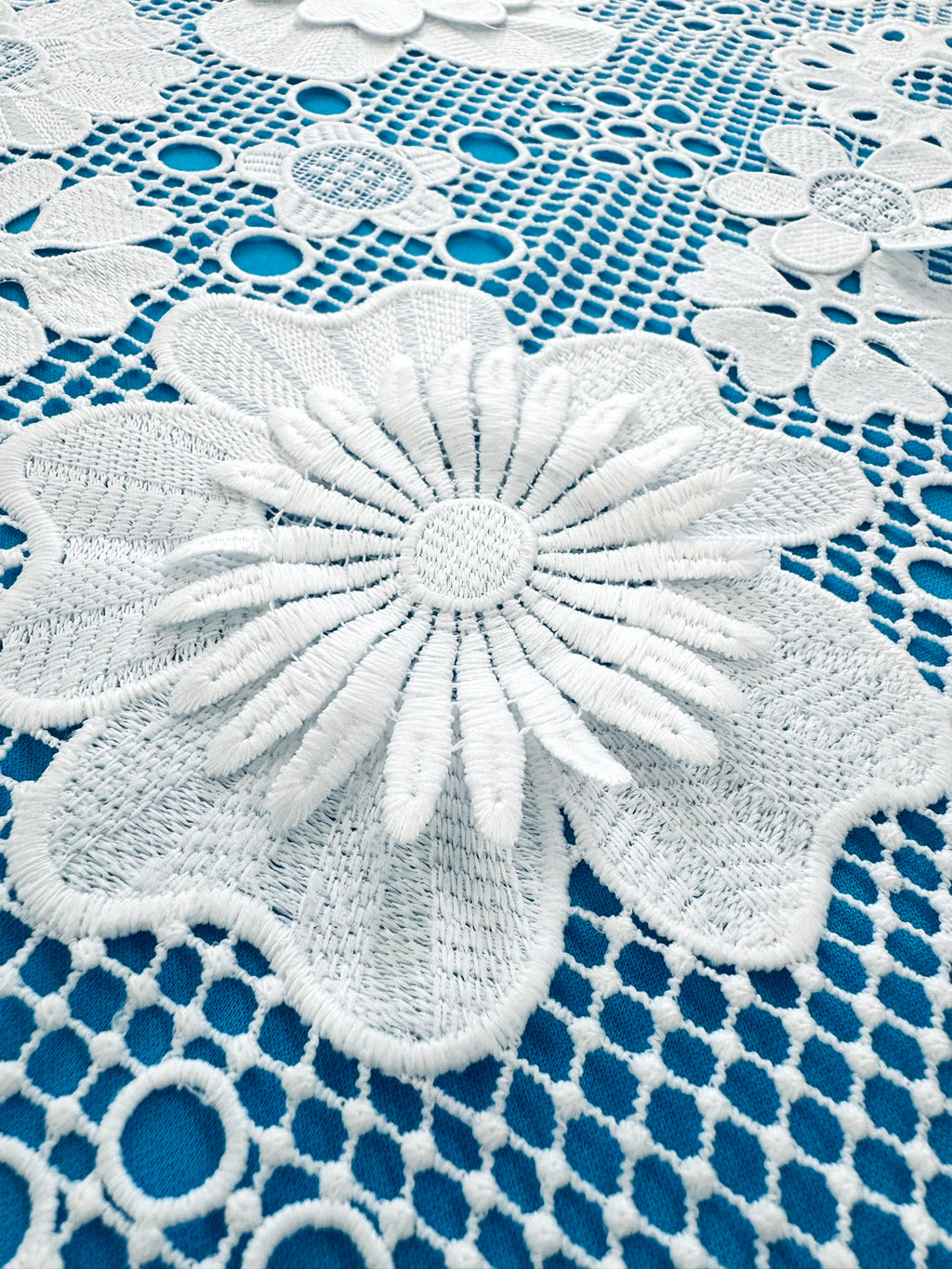 ML120 WHITE Floral 3D Lace Guipiure / Chemical Lace Embroidery