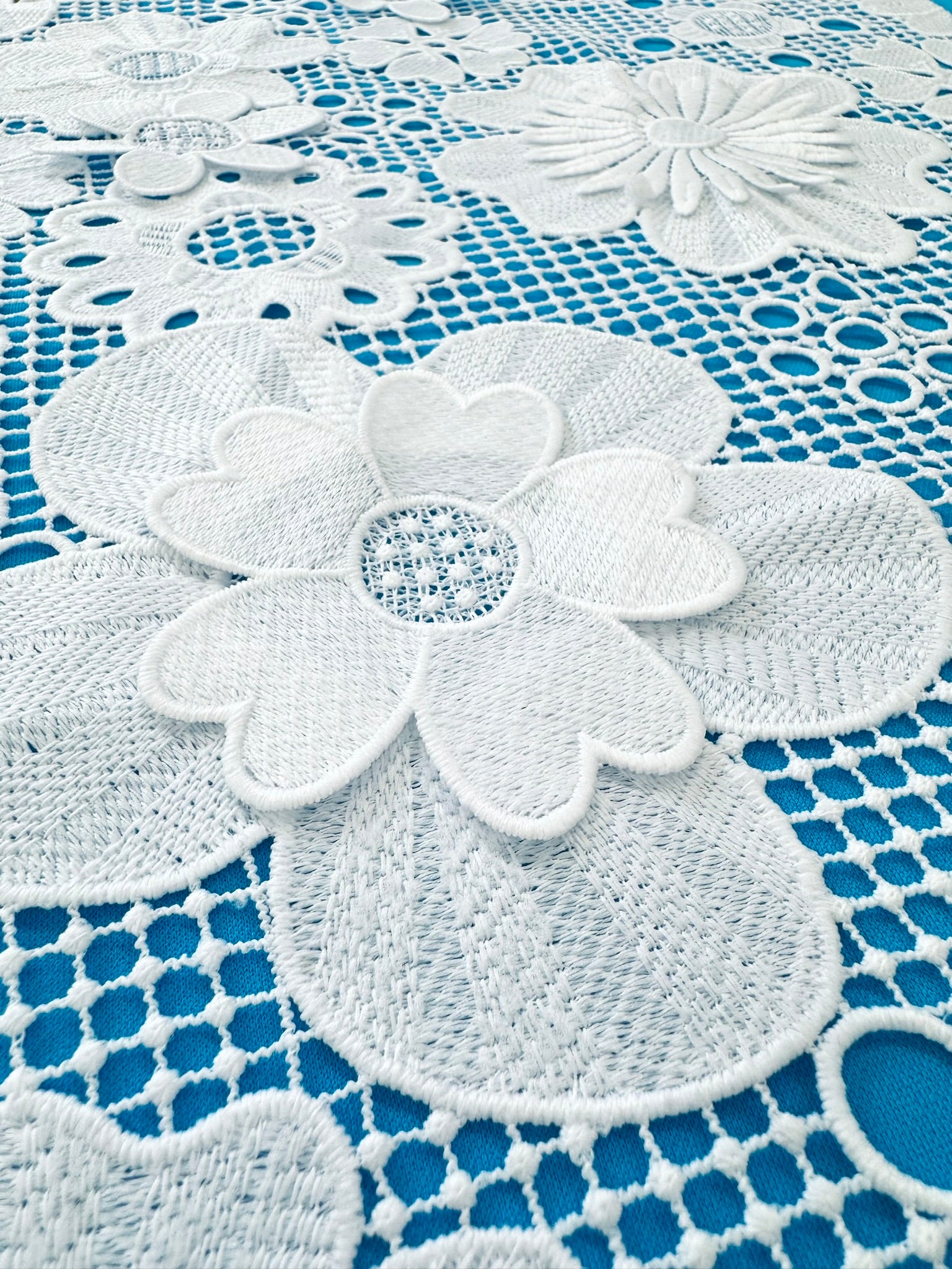 ML120 WHITE Floral 3D Lace Guipiure / Chemical Lace Embroidery