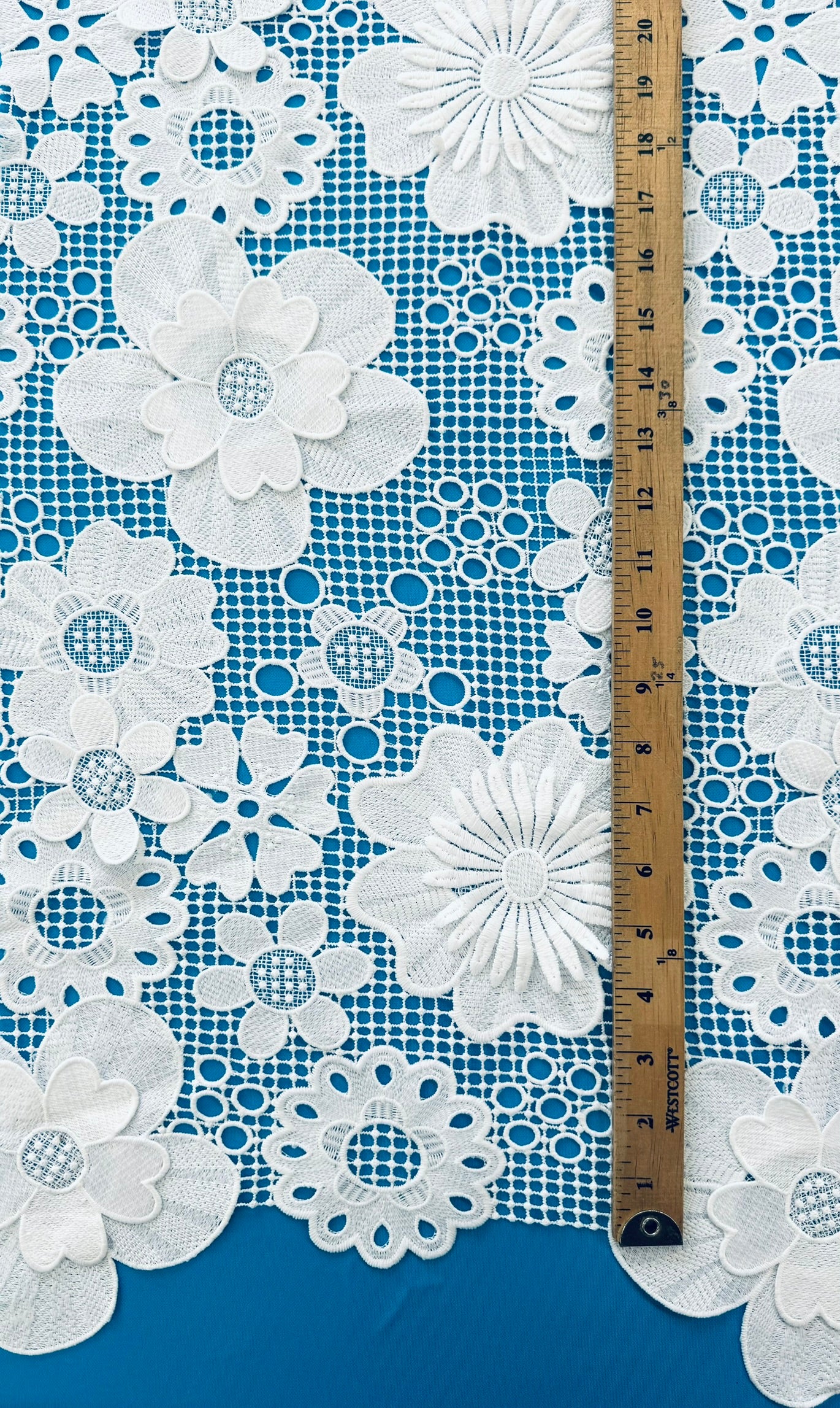 ML120 WHITE Floral 3D Lace Guipiure / Chemical Lace Embroidery