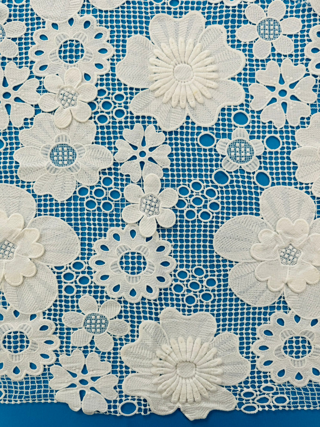 ML120 OFF WHITE Floral 3D Lace Guipiure / Chemical Lace Embroidery