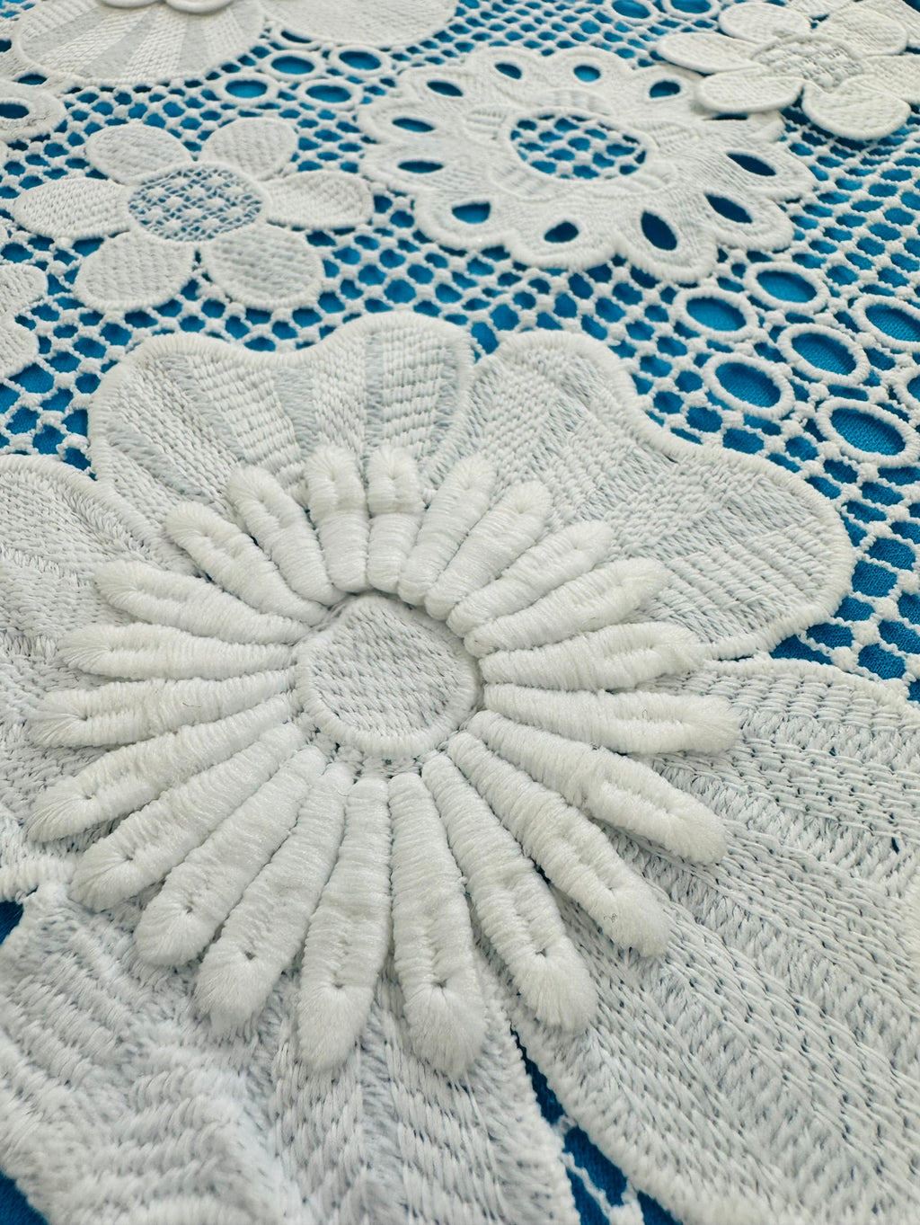 ML120 OFF WHITE Floral 3D Lace Guipiure / Chemical Lace Embroidery