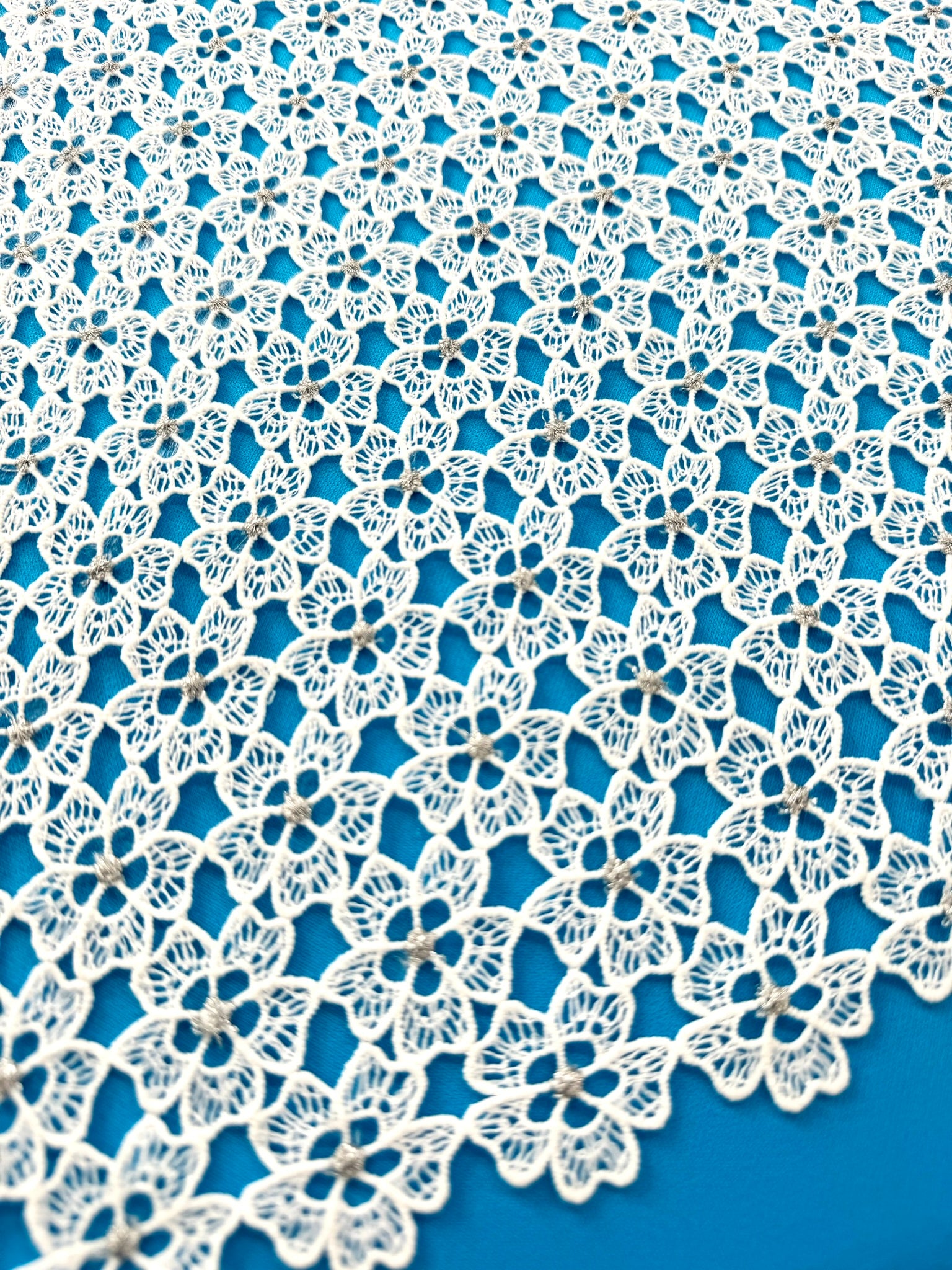 ML119 OFF WHITE/SILVER Floral Lace Guipiure / Chemical Lace Embroidery