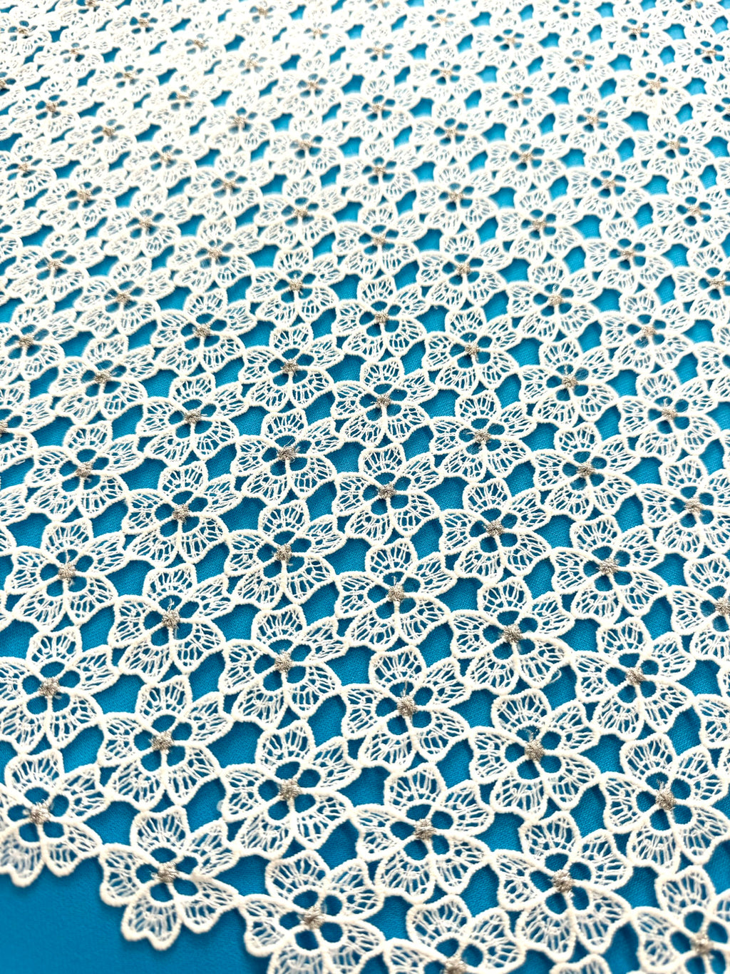 ML119 OFF WHITE/SILVER Floral Lace Guipiure / Chemical Lace Embroidery