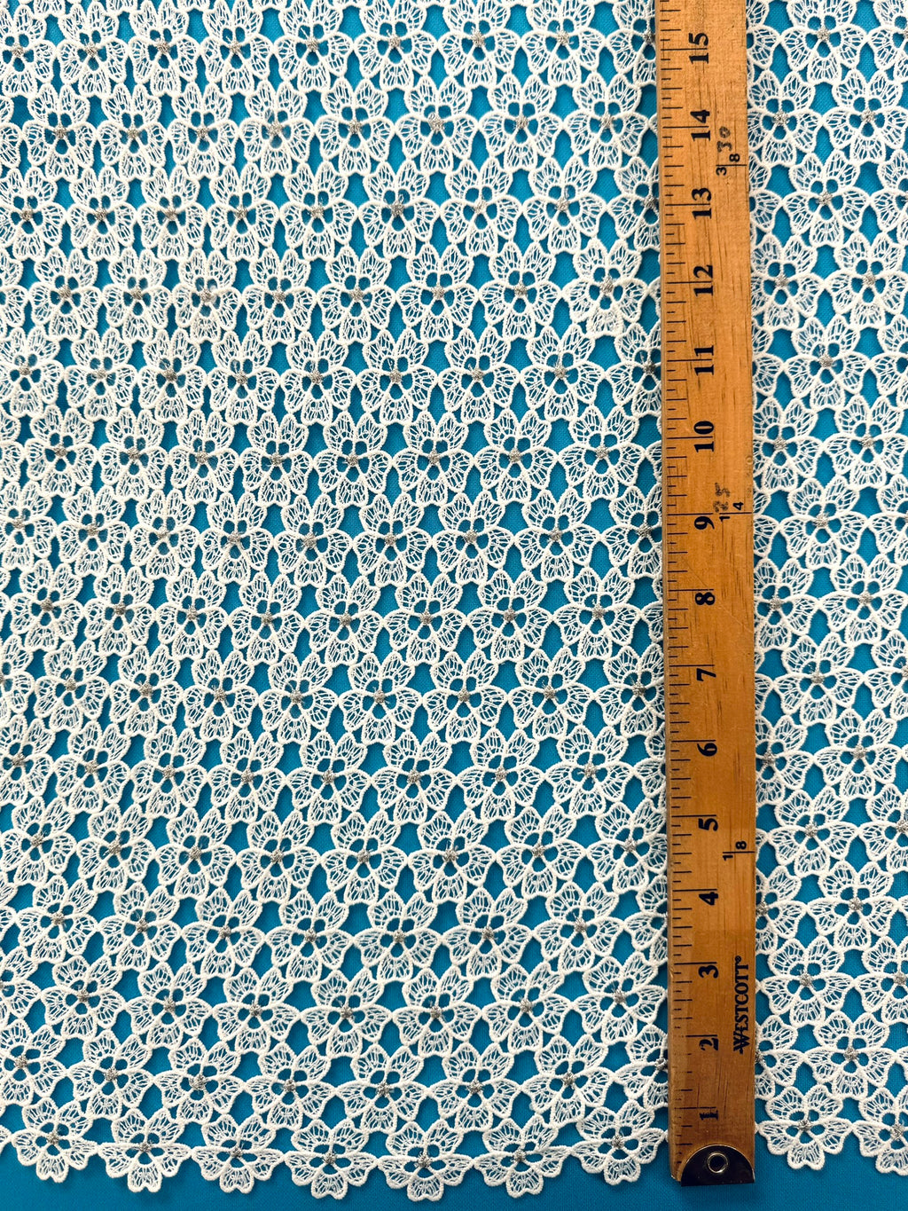 ML119 OFF WHITE/SILVER Floral Lace Guipiure / Chemical Lace Embroidery