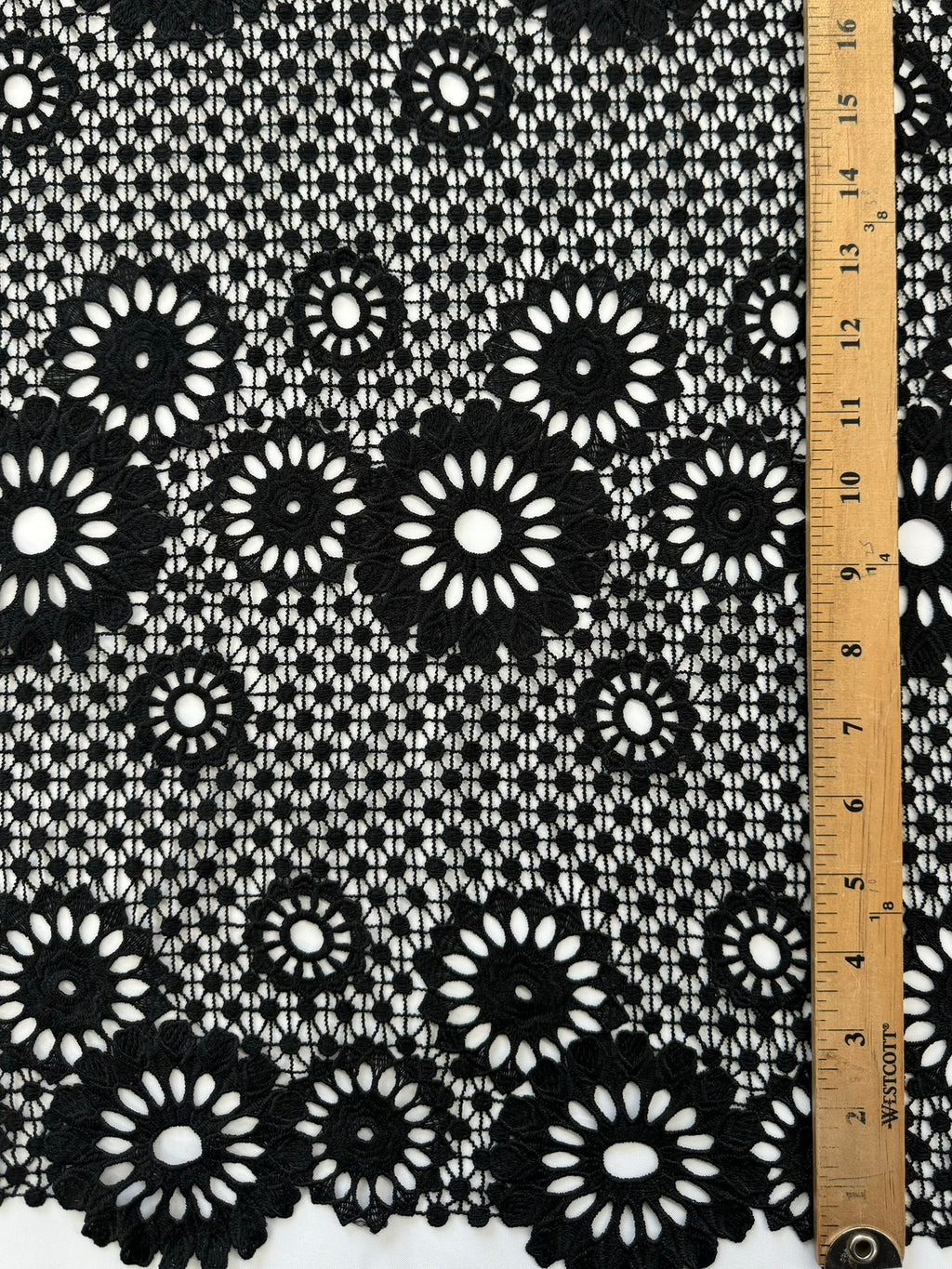 ML113 BLACK Floral Lace Guipiure / Chemical Lace Embroidery