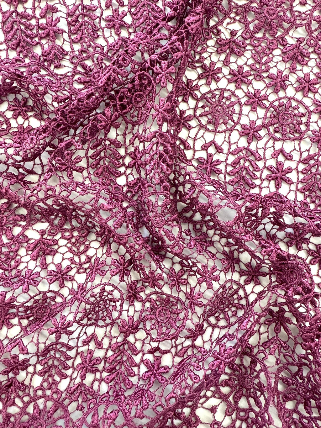 ML121 MAGENTA Geometic Lace Guipiure / Chemical Lace Embroidery