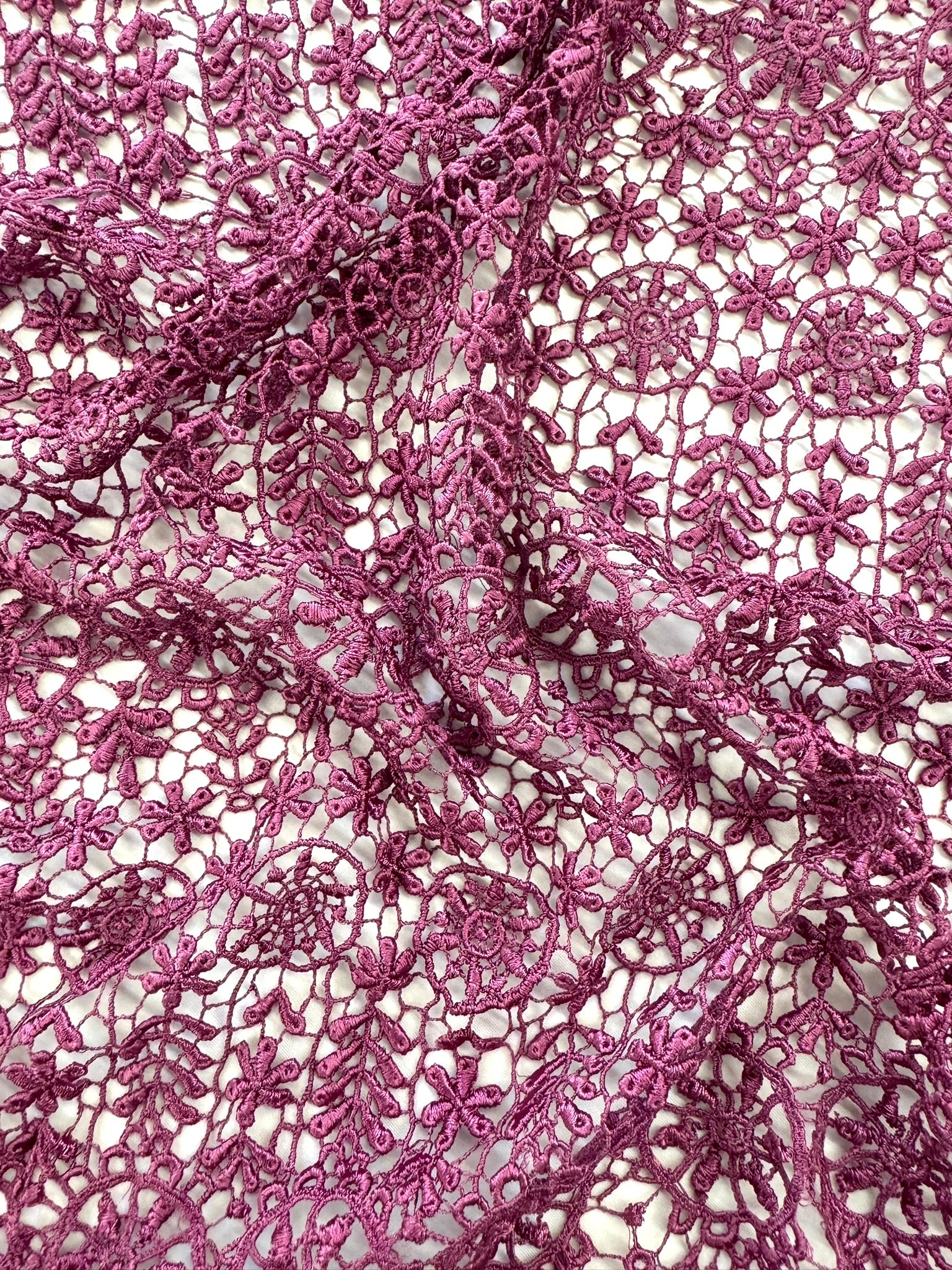 ML121 MAGENTA Geometic Lace Guipiure / Chemical Lace Embroidery