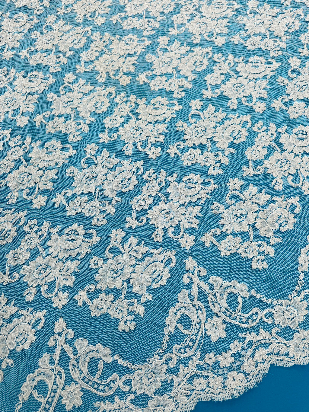 ML129 WHITE Corded Alencon Lace