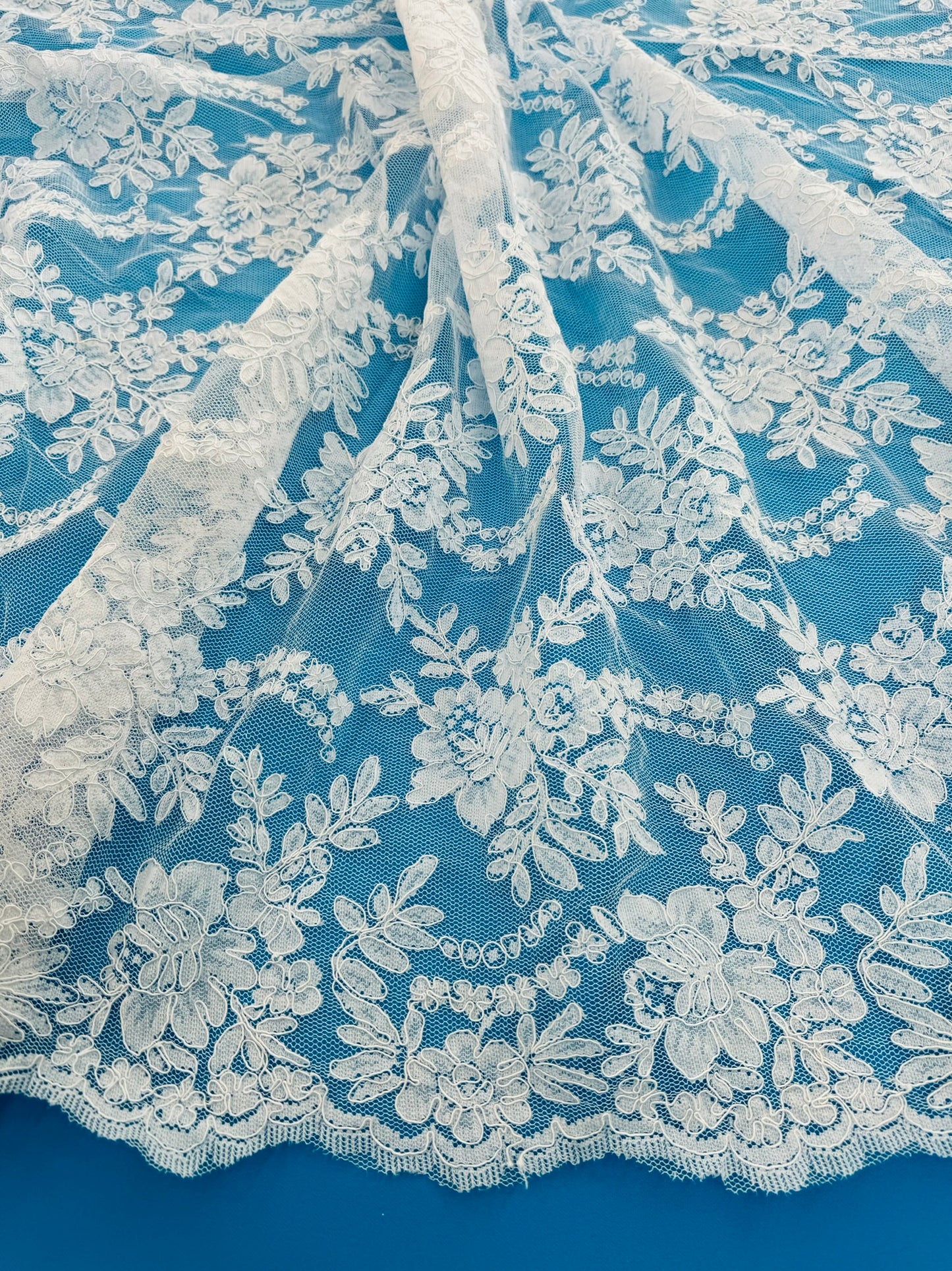 ML128 WHITE Corded Alencon Lace