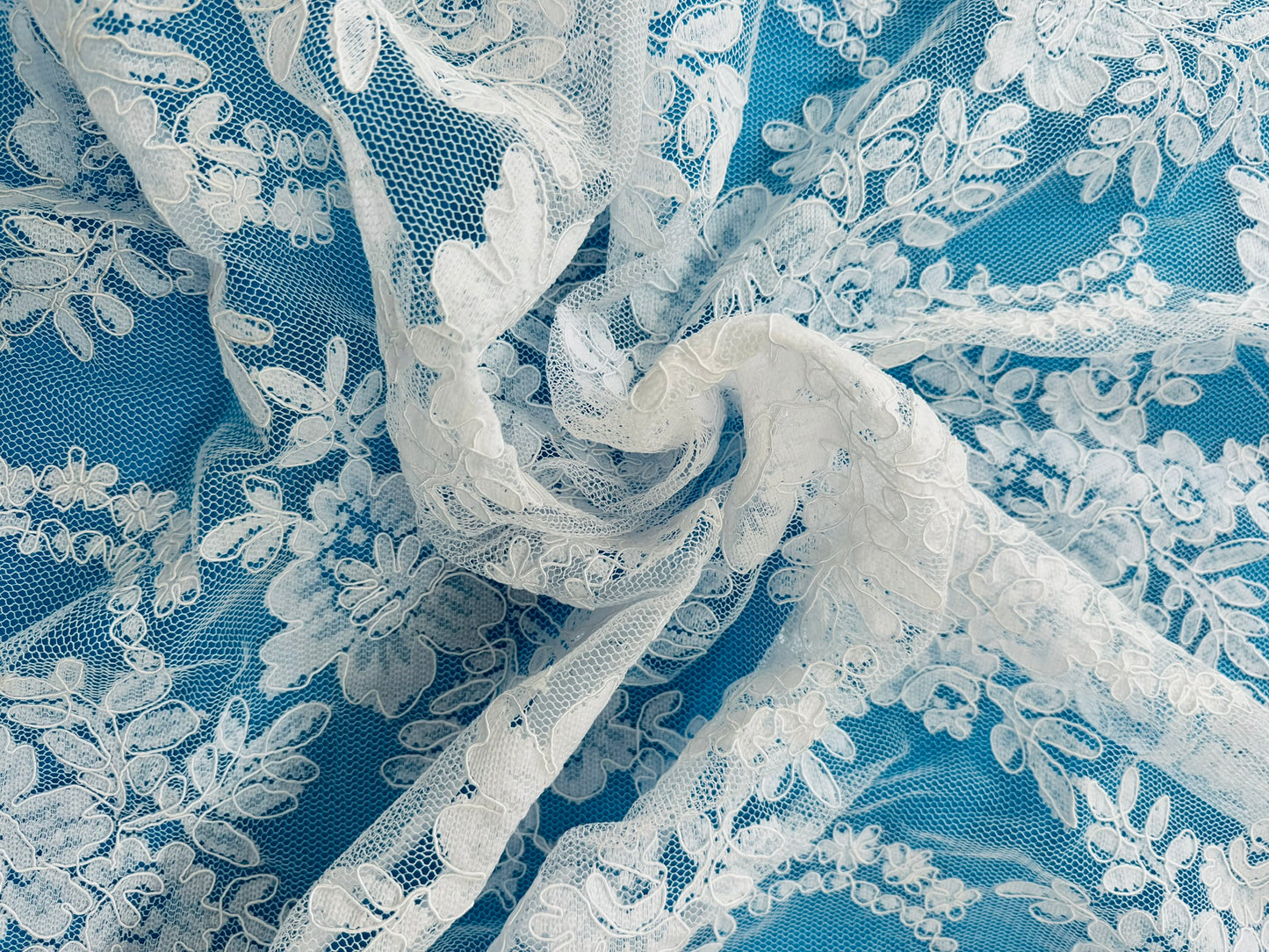 ML128 WHITE Corded Alencon Lace