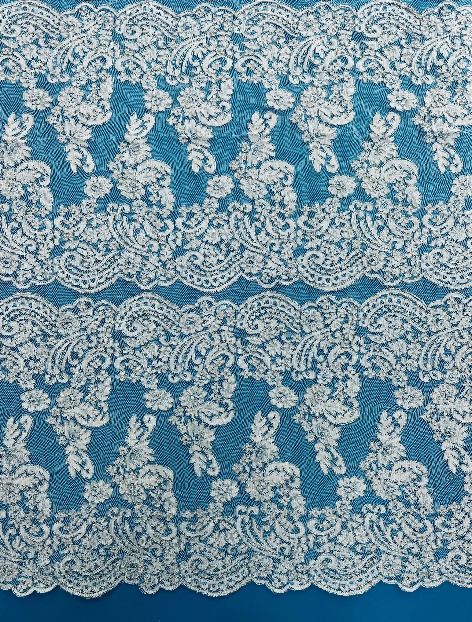 ML132 WHITE/SILVER Corded Alencon Lace Trim