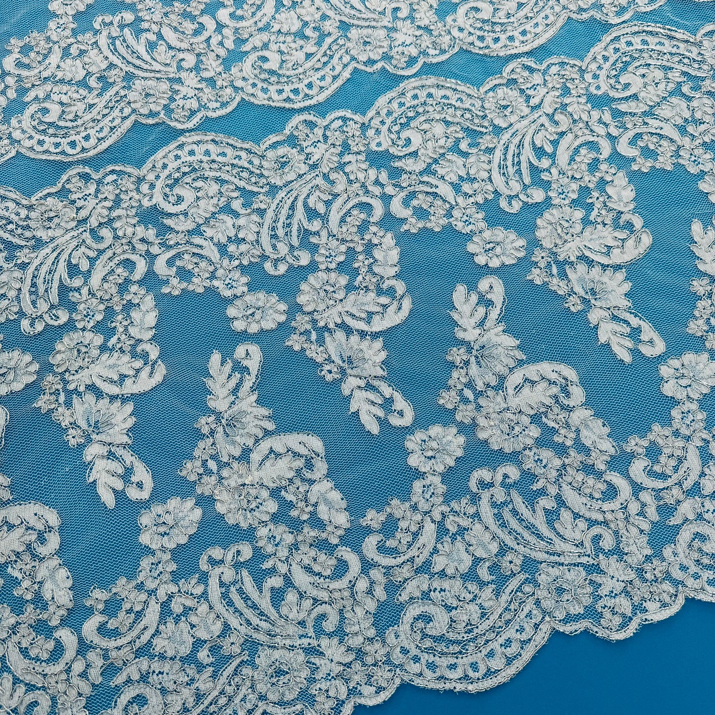 ML132 WHITE/SILVER Corded Alencon Lace Trim