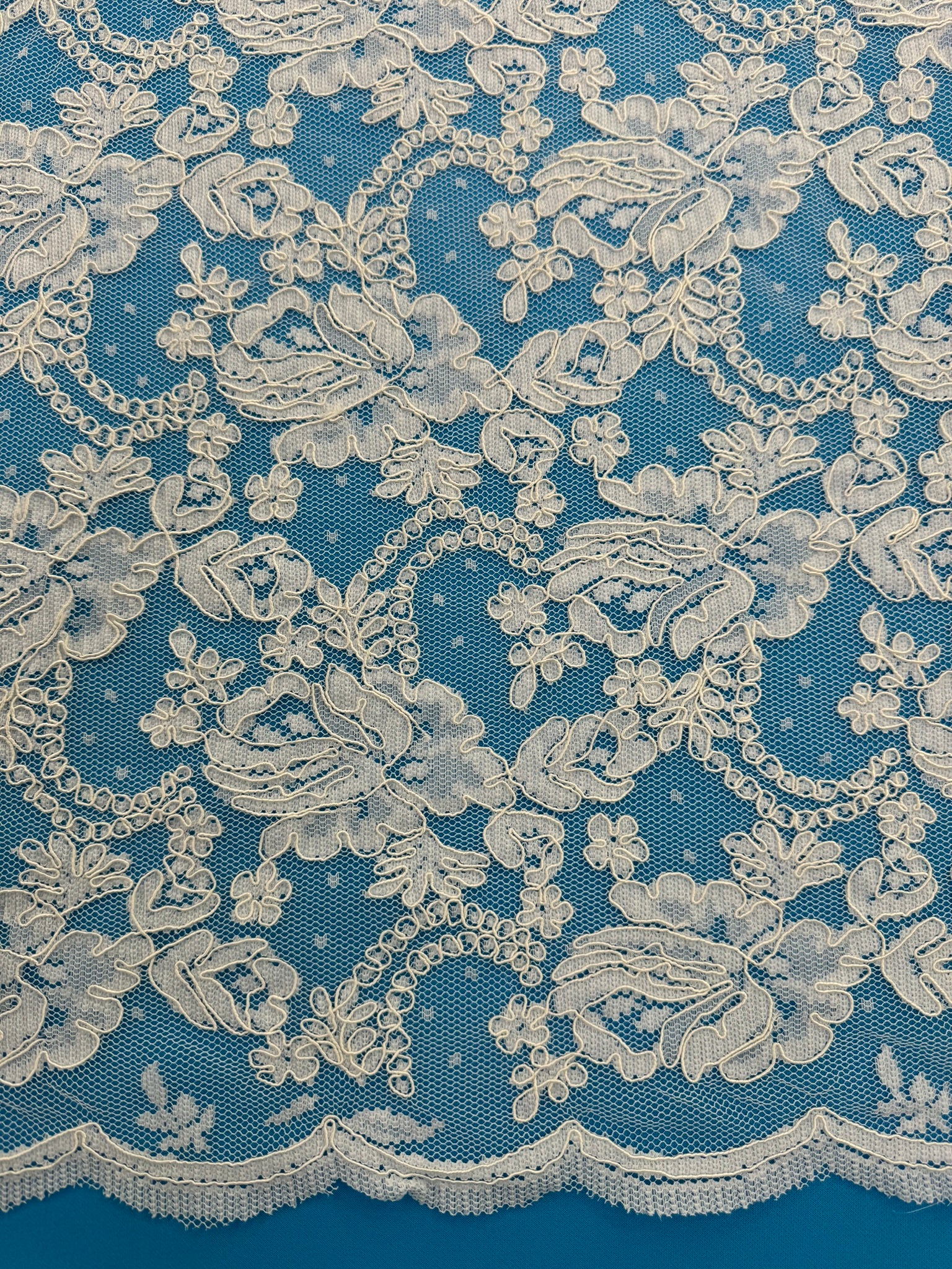 ML137 IVORY Corded Alencon Lace