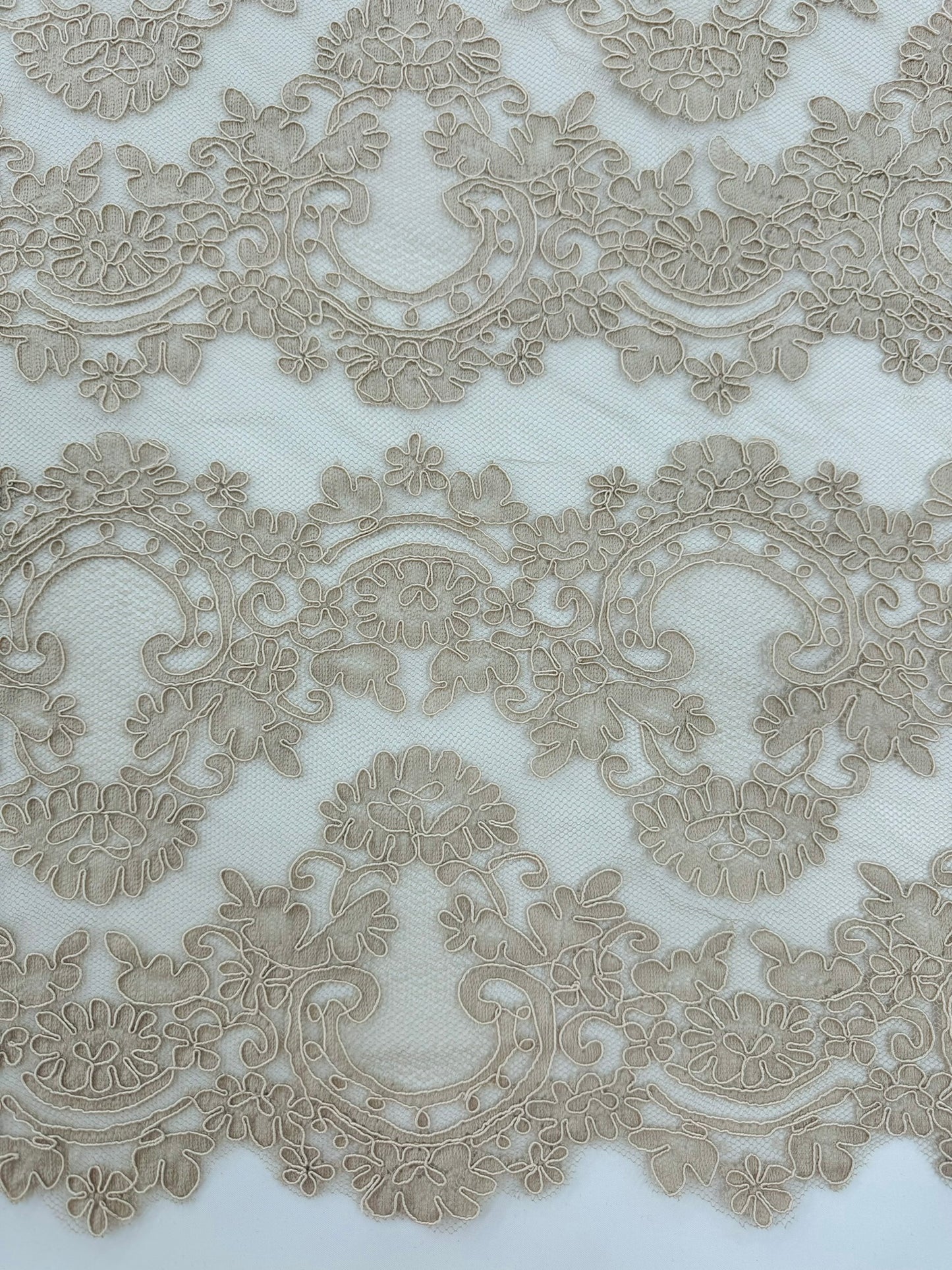 ML133 TAUPE Corded Alencon Lace Trim